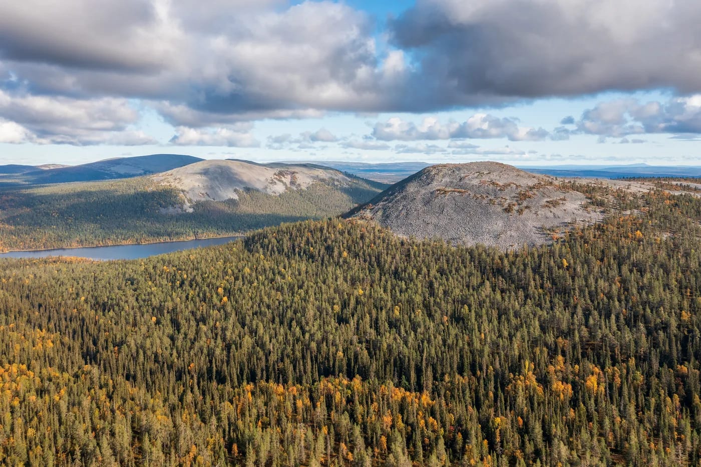 Kellostapuli, Kesänki ja Lainiotunturi ilmasta