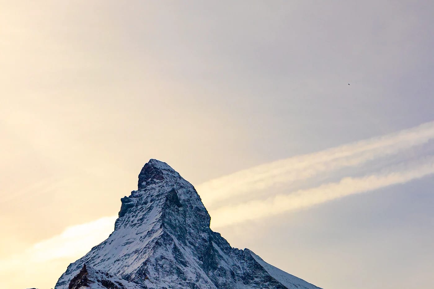 Lumipeitteinen Matterhorn talvella