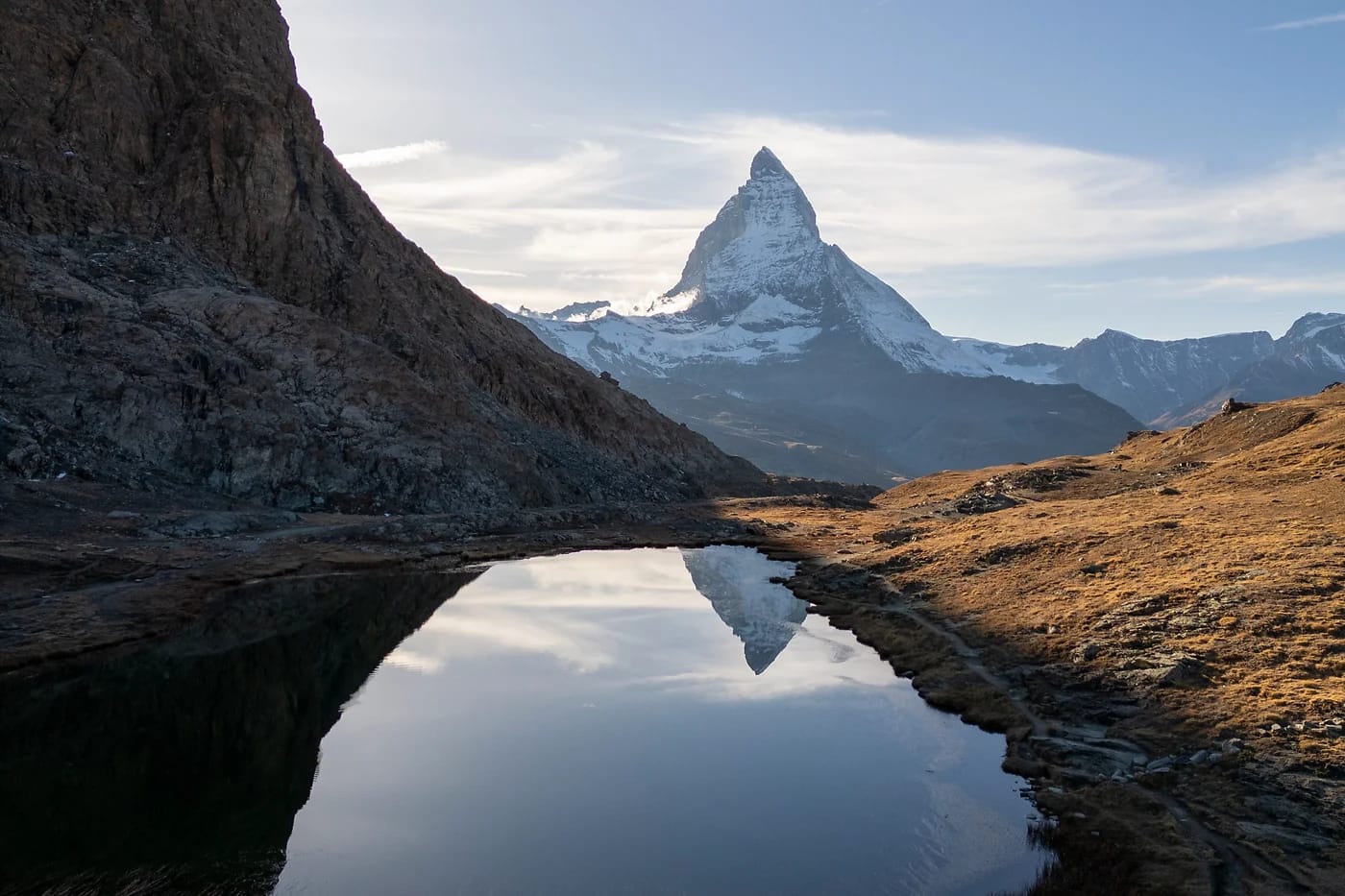 Matterhorn heijastuu alppijärveen