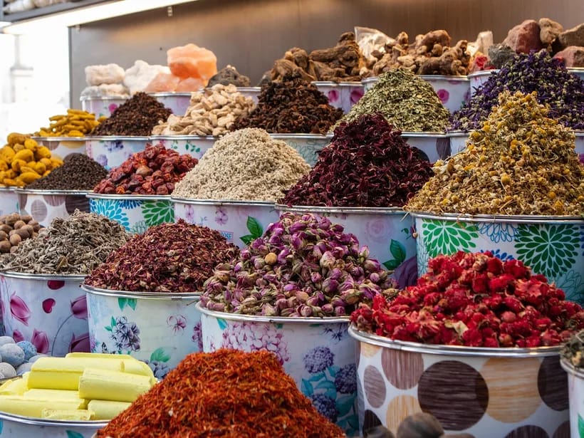 Vanha Dubai & basaarit