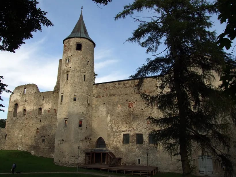 Piispanlinna