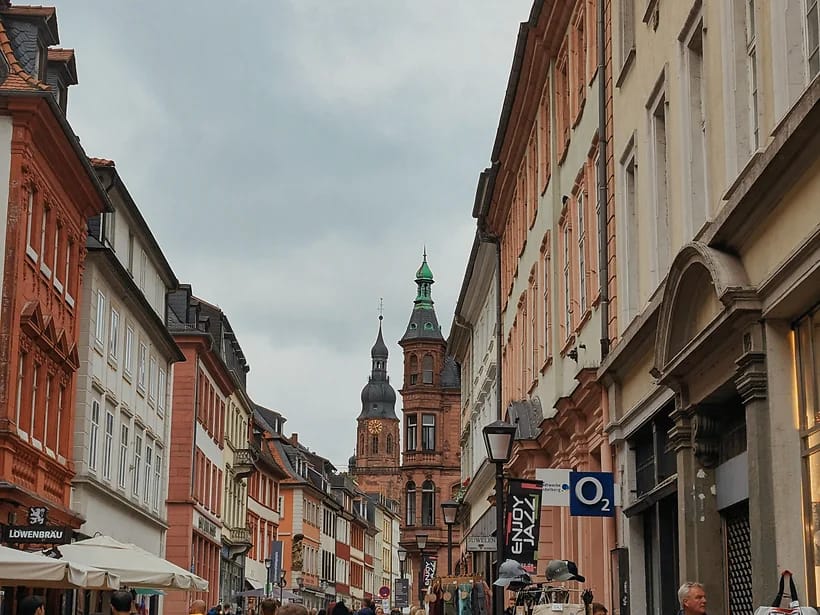 Hauptstraße & Marktplatz