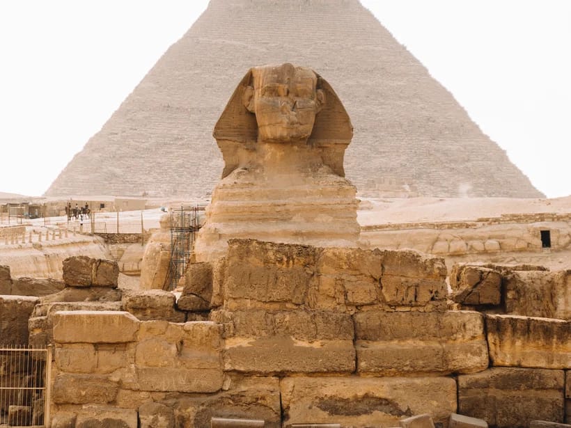 Gizan pyramidit & Sfinksi