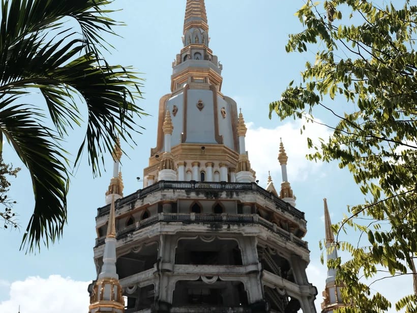 Tiikeriluolan temppeli (Wat Tham Suea)