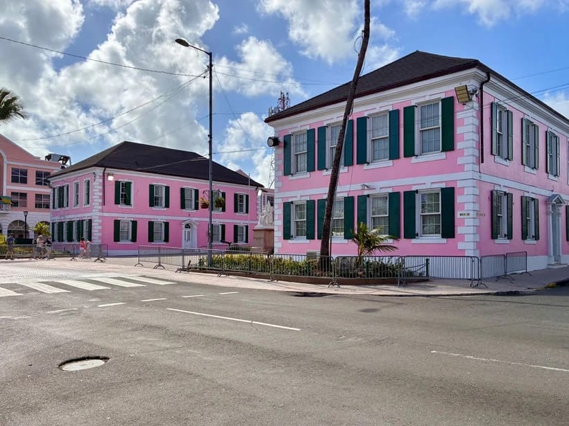 Bay Street & keskusta