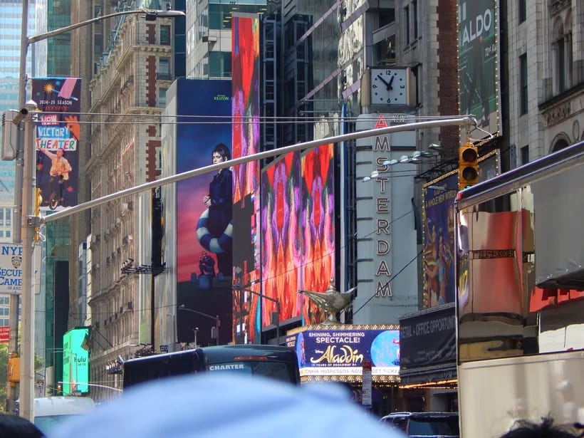 Museot & Broadway