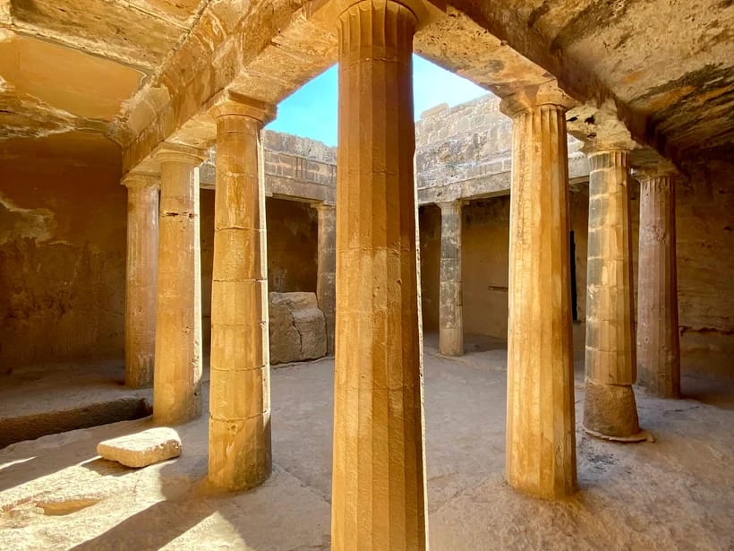 Tombs & antiikkikohteet