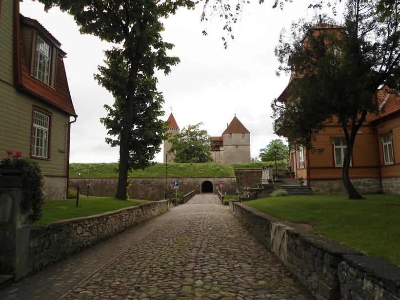 Kuressaaren piispanlinna