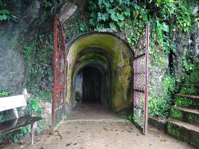 Luolat (Tham)