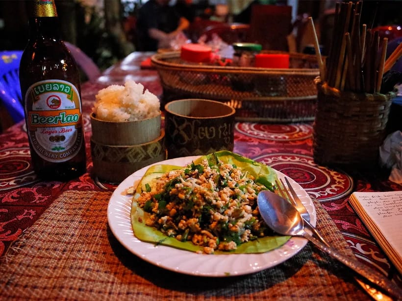 Paikallinen ruokalaji kohteessa Vang Vieng