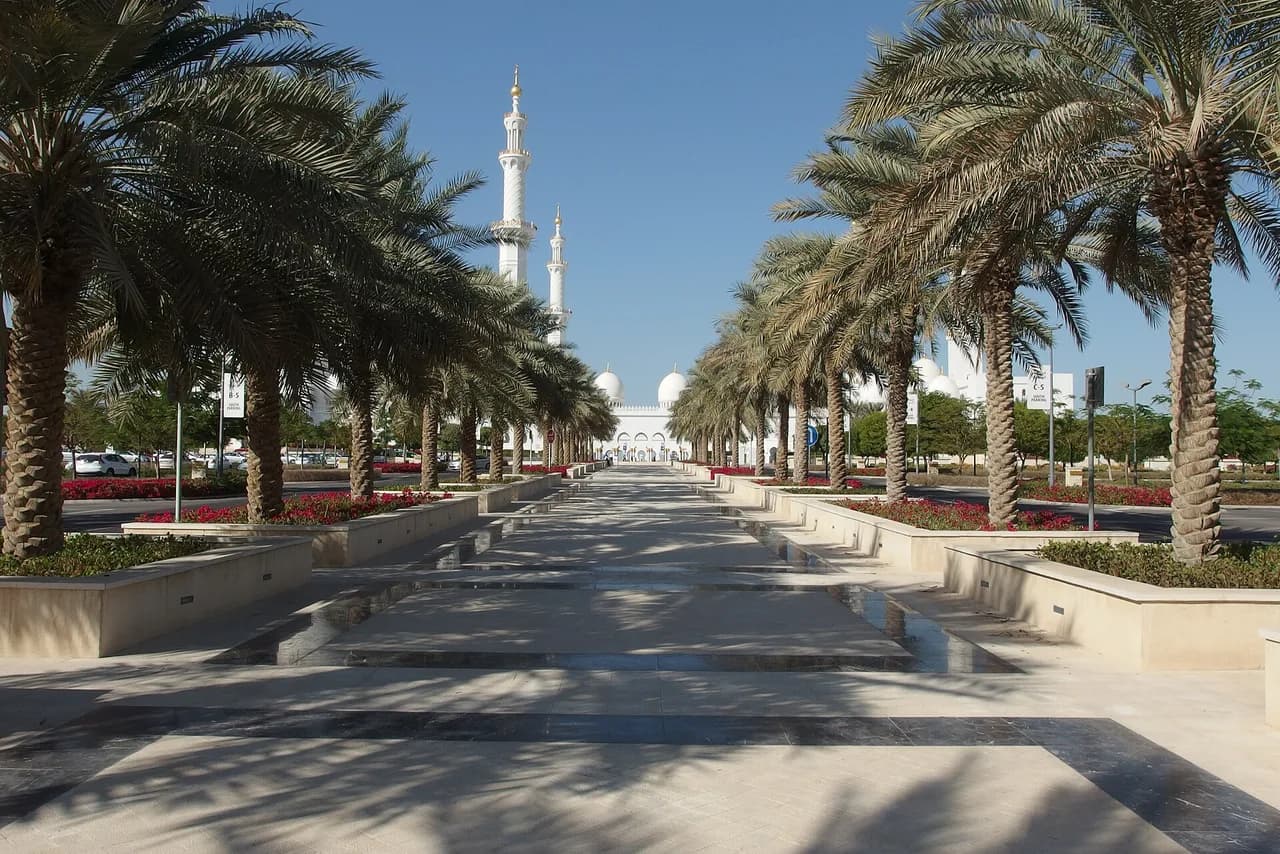 Abu Dhabi, Persianlahti — matkakohde