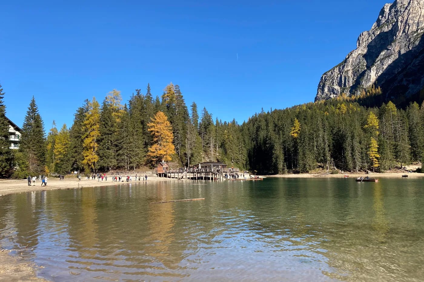 Lago di Braies syysväreissä