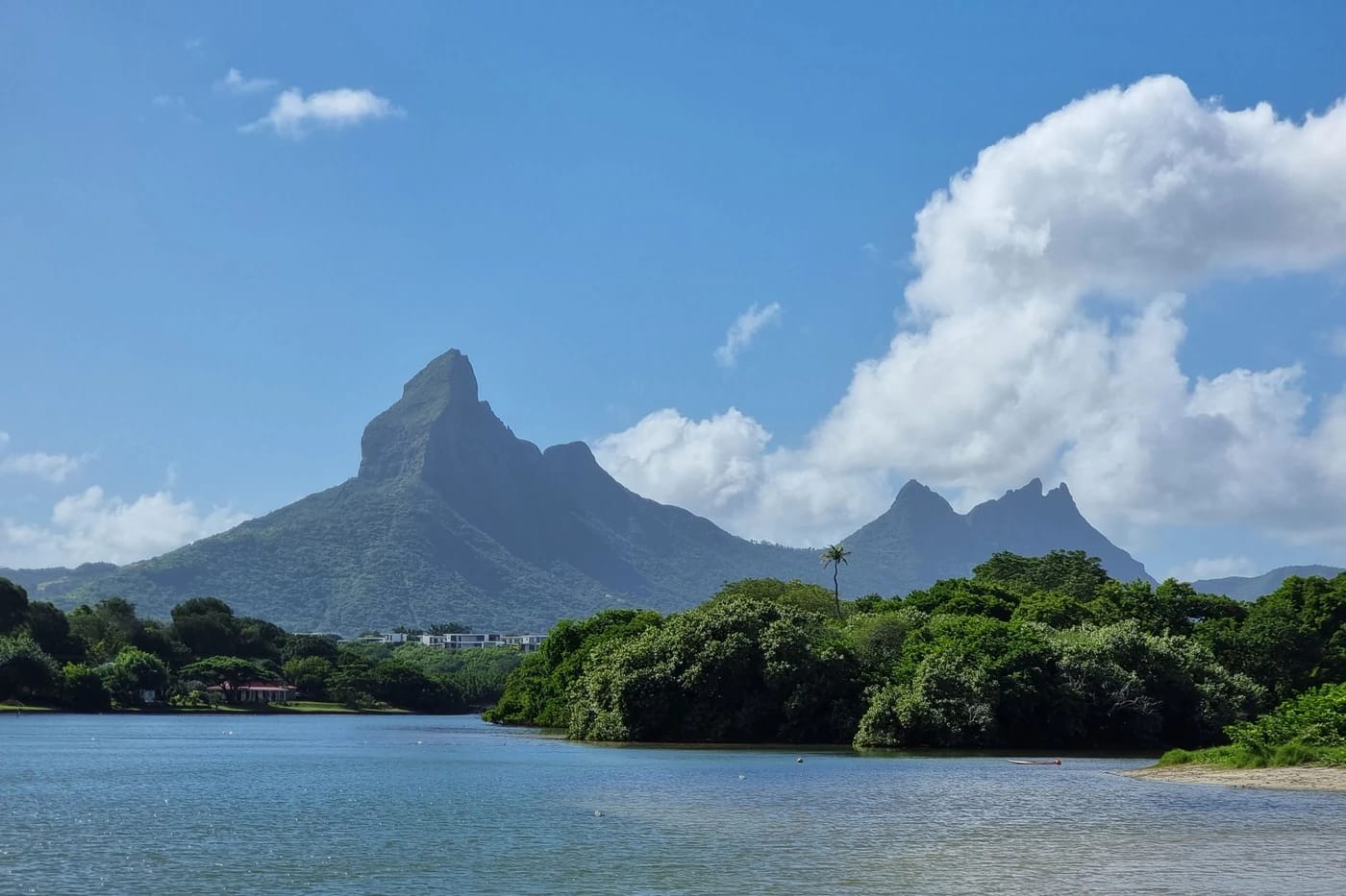 Mauritiuksen vuoret ja laguuni