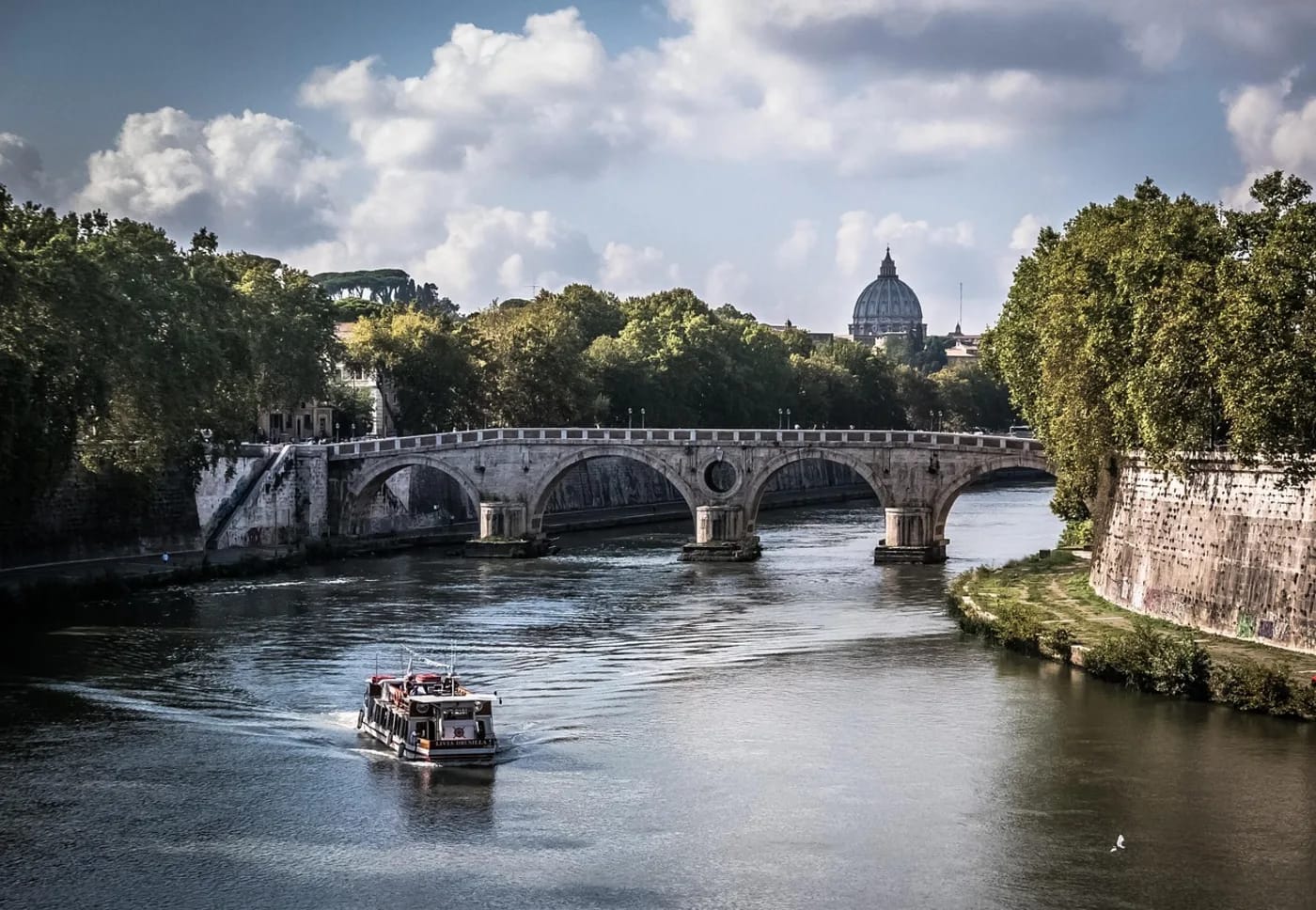 Ponte Sant'Angelo ja Pietarinkirkko