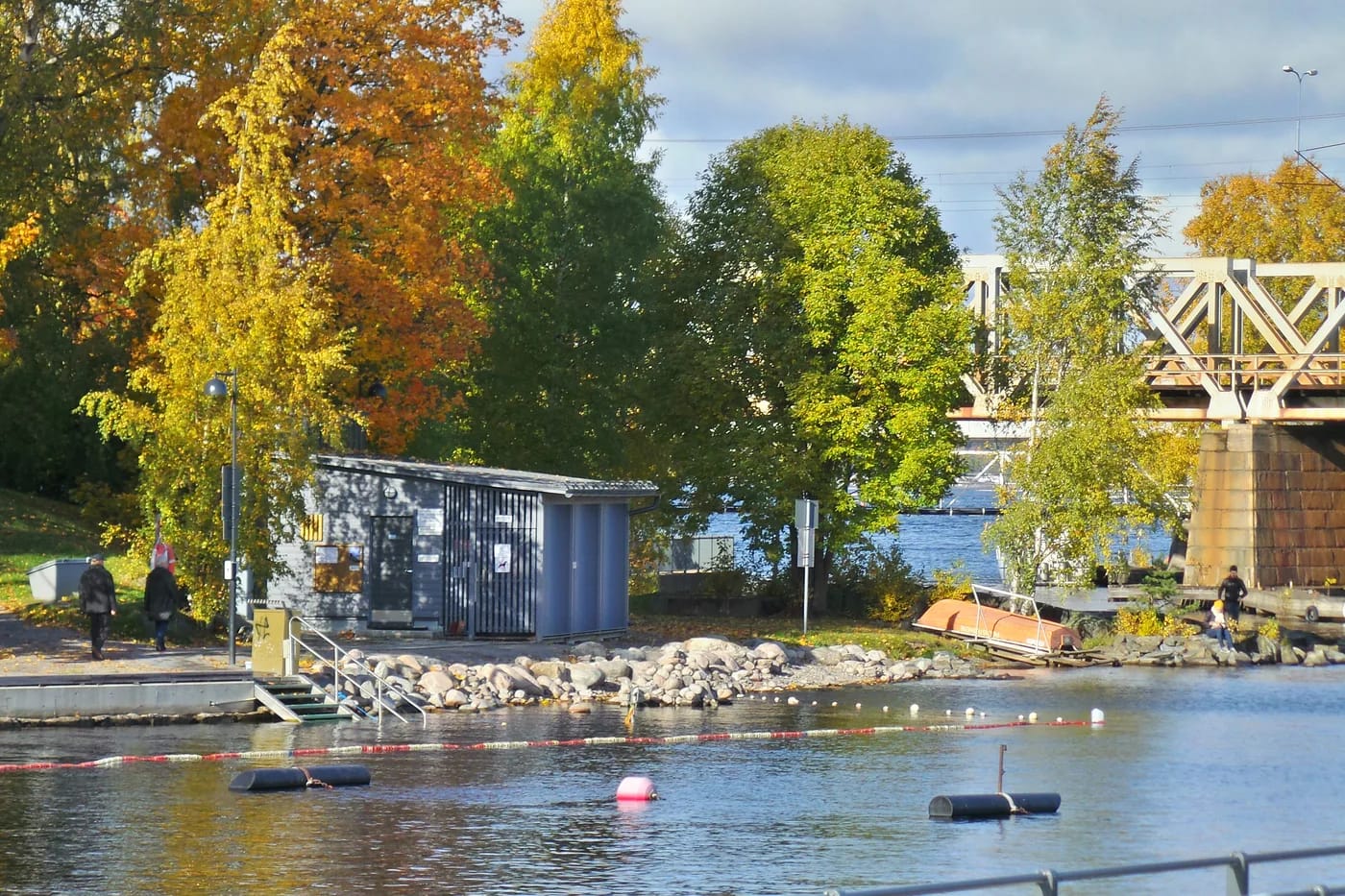 Tammerkosken rantaa ja kevyen liikenteen väylä