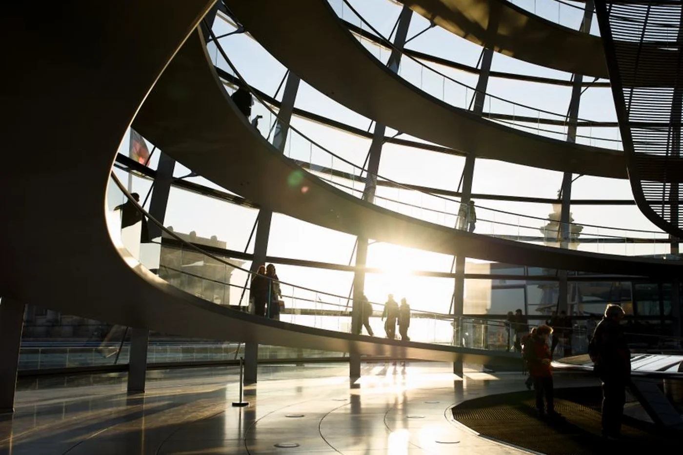 Reichstagin lasikupoli sisältä