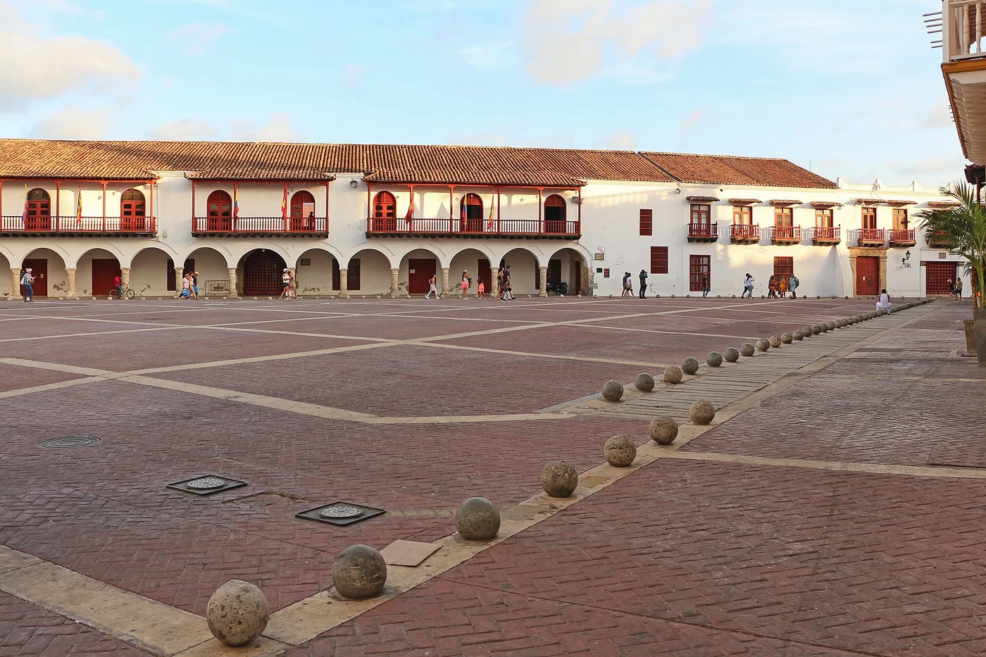 Plaza de la Aduanan siirtomaa-arkkitehtuuri