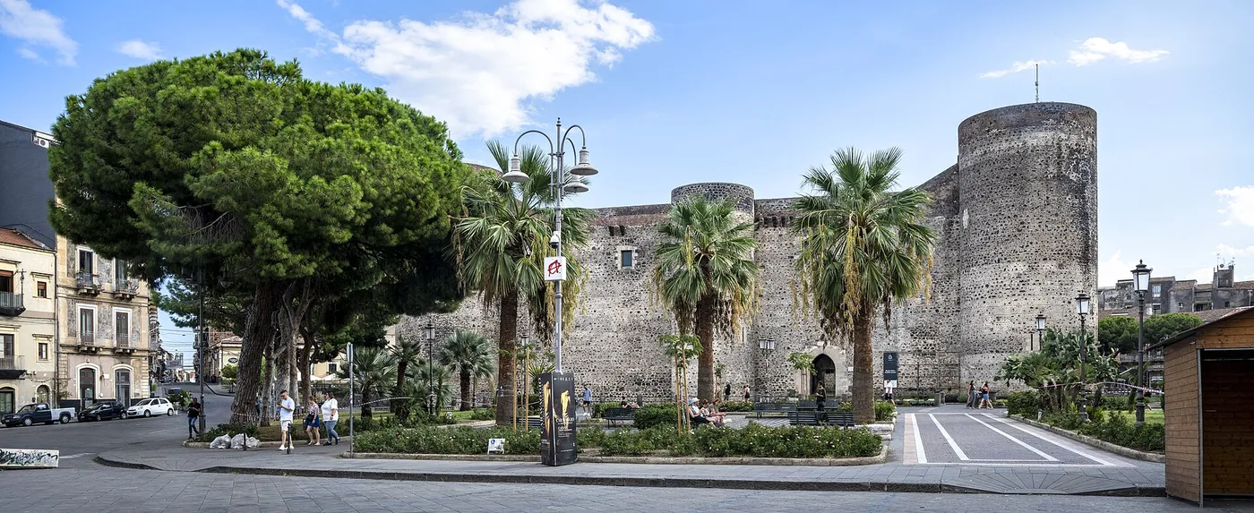 Castello Ursino palmuaukiolla