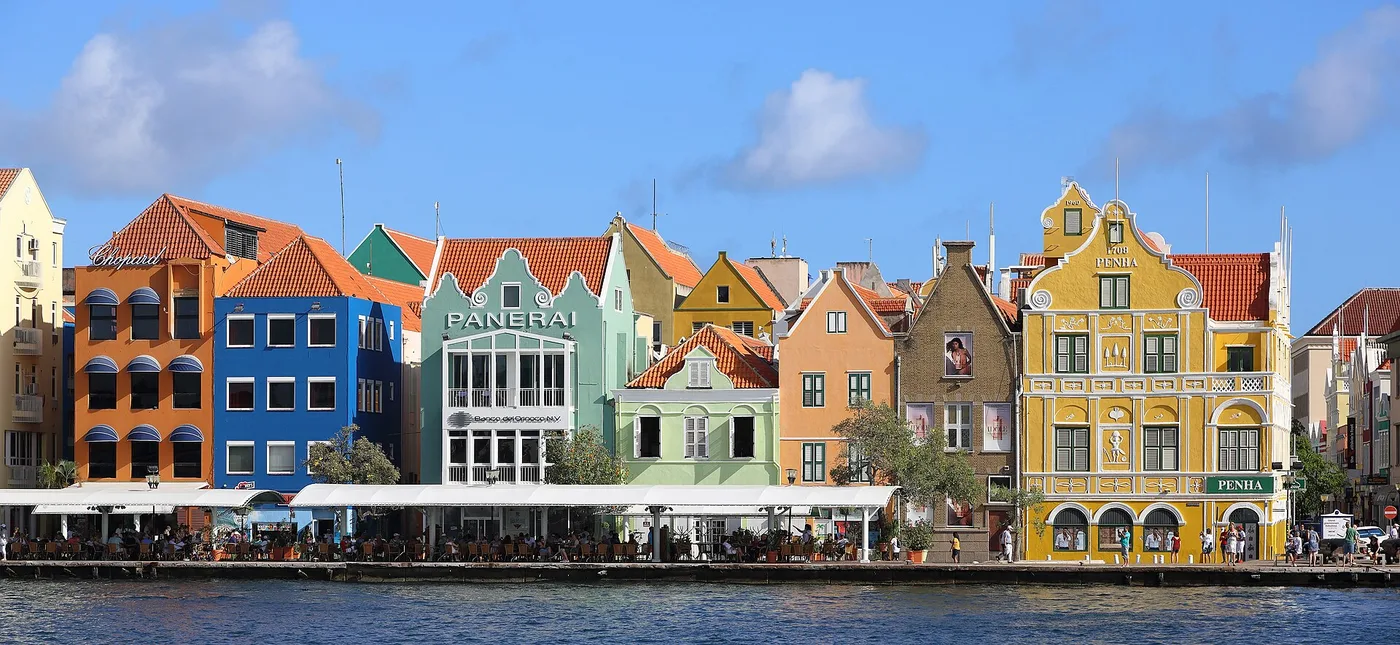 Handelskaden pastellijulkisivut