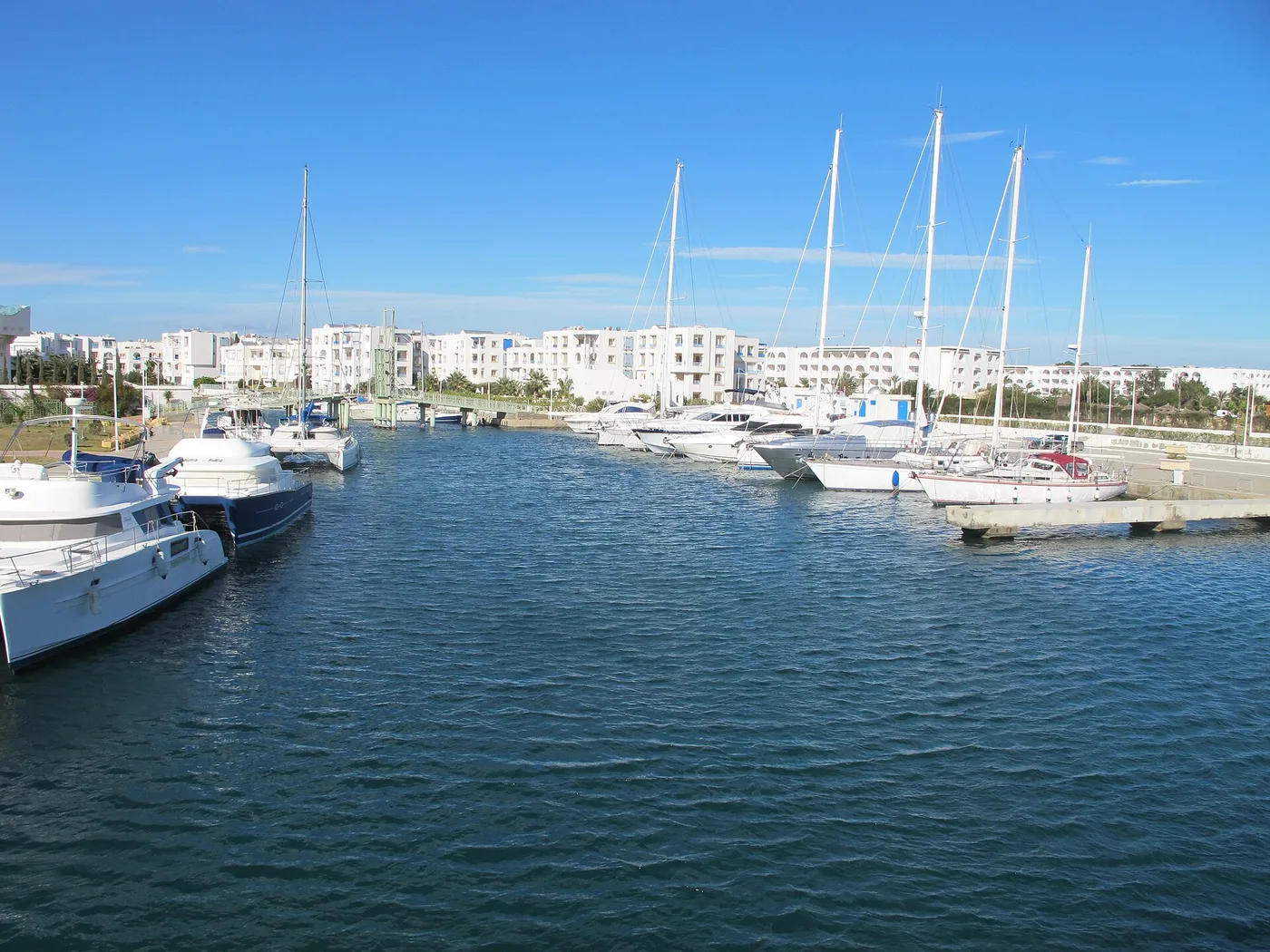 Yasmine Hammametin marina