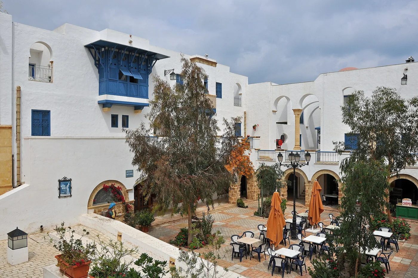 Kahvilapiha Yasmine Hammametin medina-korttelissa
