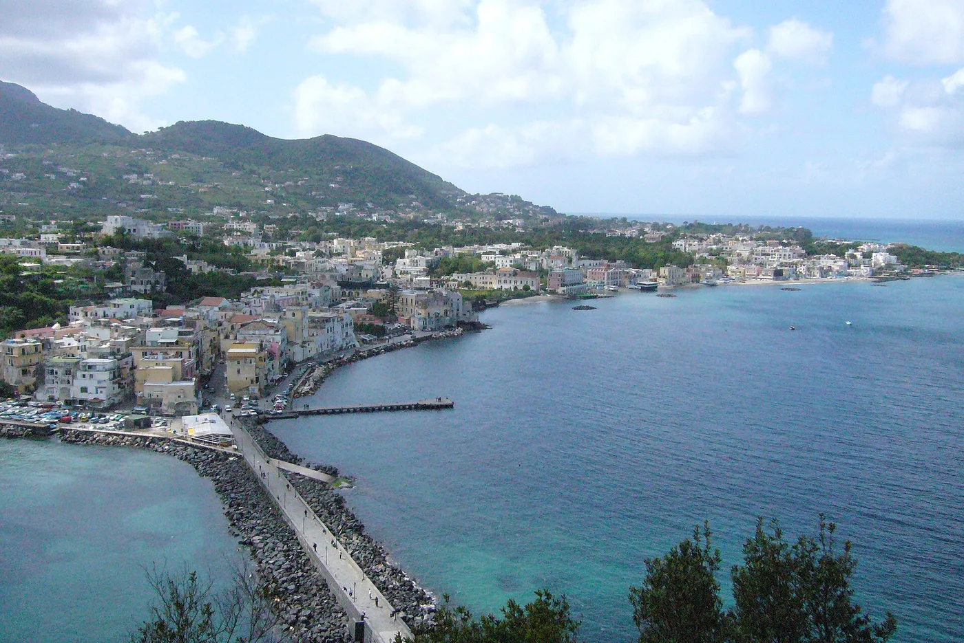 Ischia Ponten rannikkokaupunki