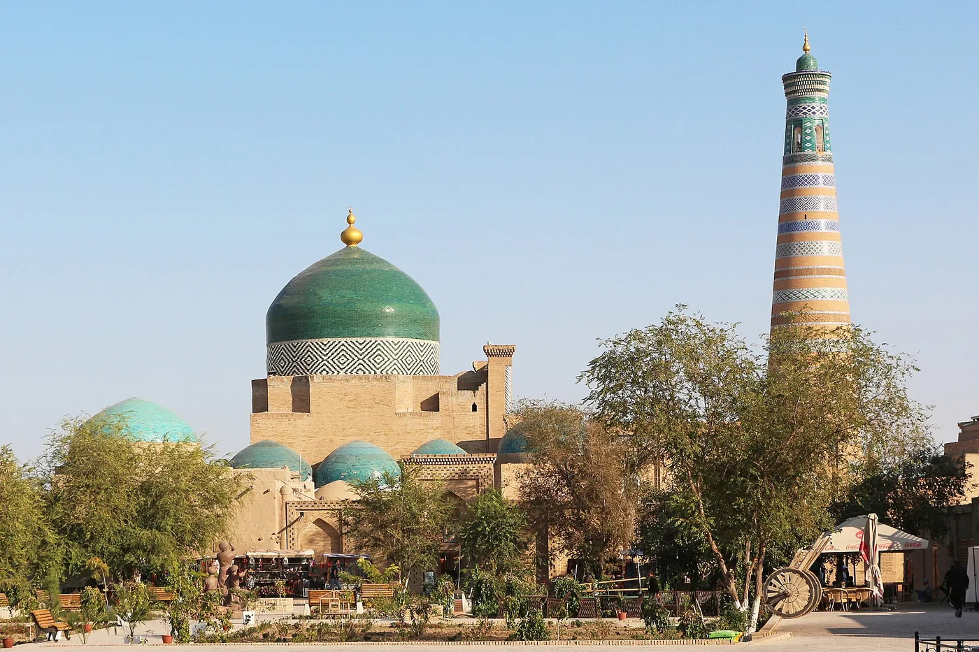 Pahlavan Mahmudin kupolit ja Islam Khodjan minareetti