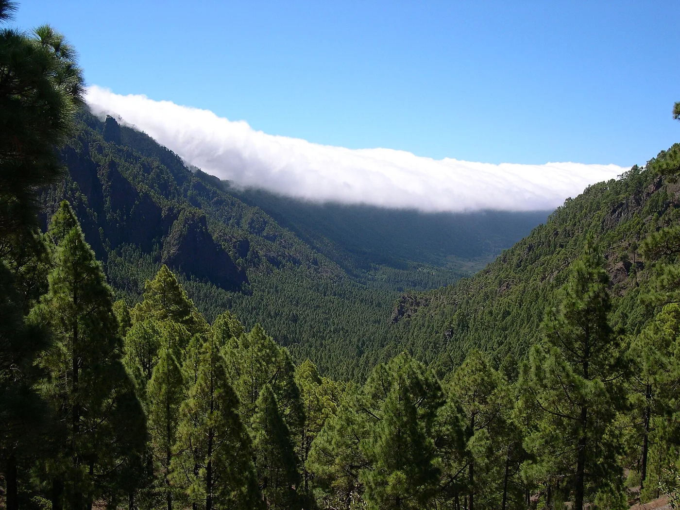 Pilvet valuvat Caldera de Taburienteen