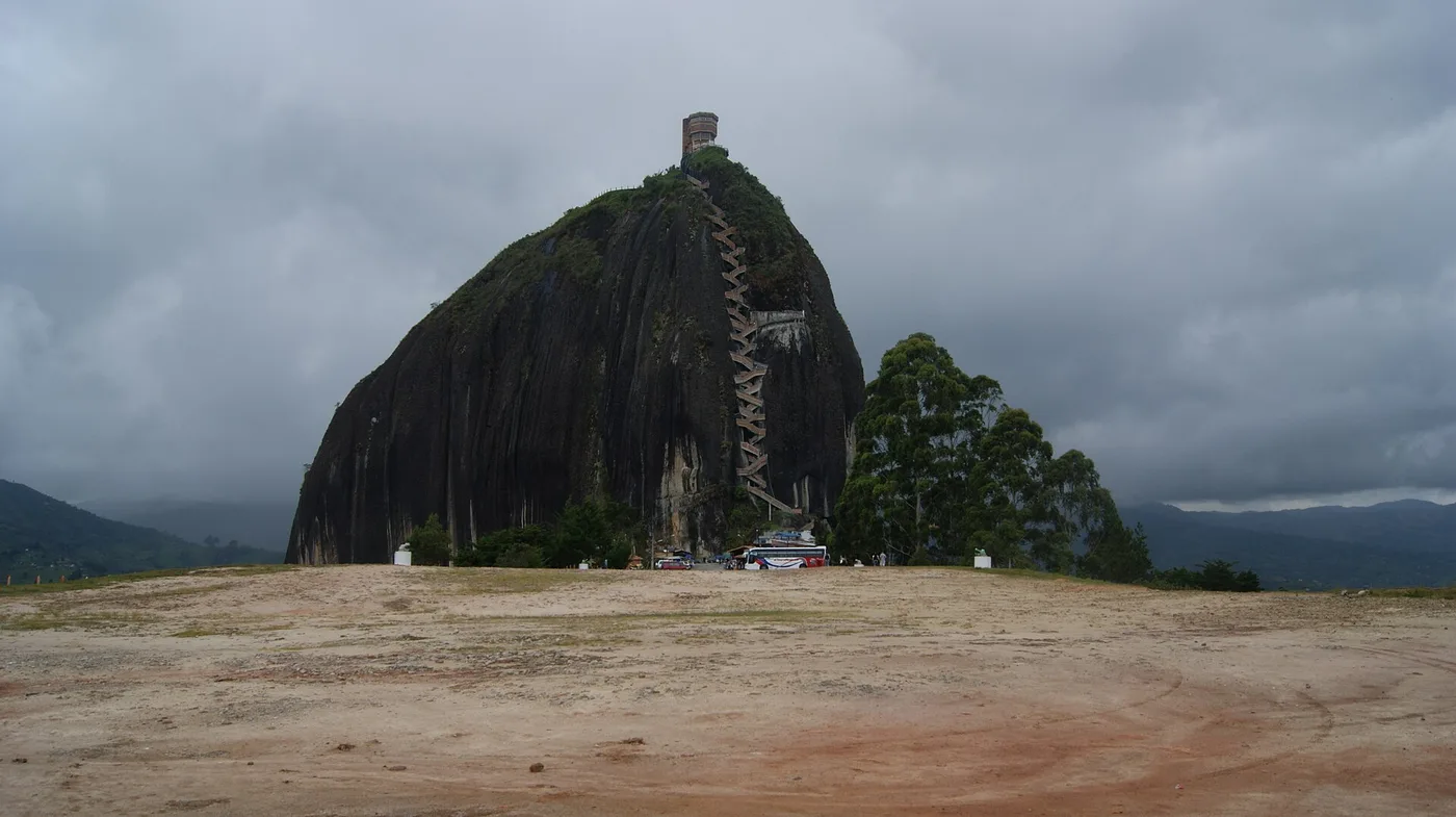 El Peñolin monoliitti Guatapéssa