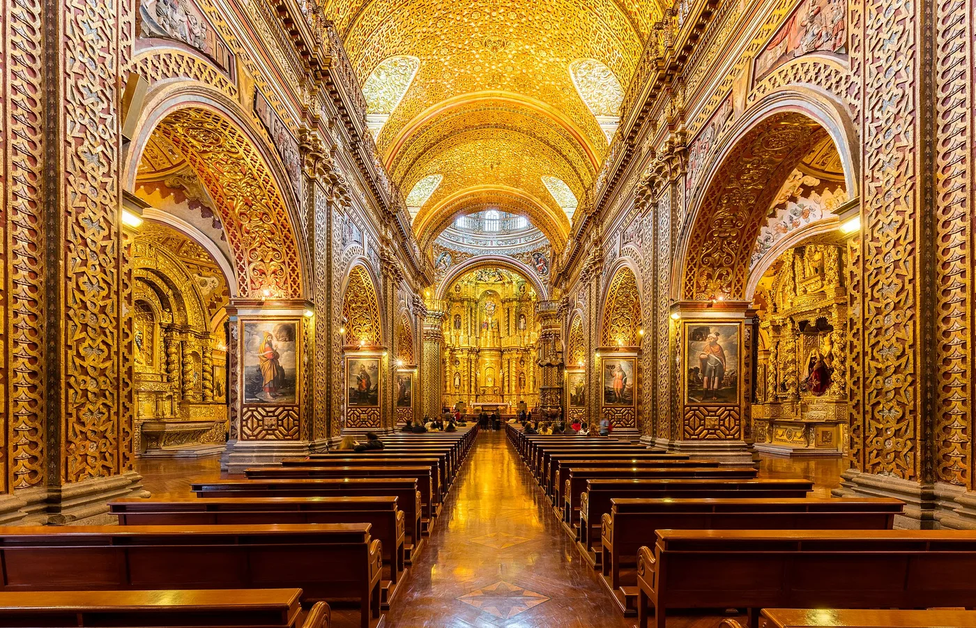 La Compañían kullattu kirkkosali