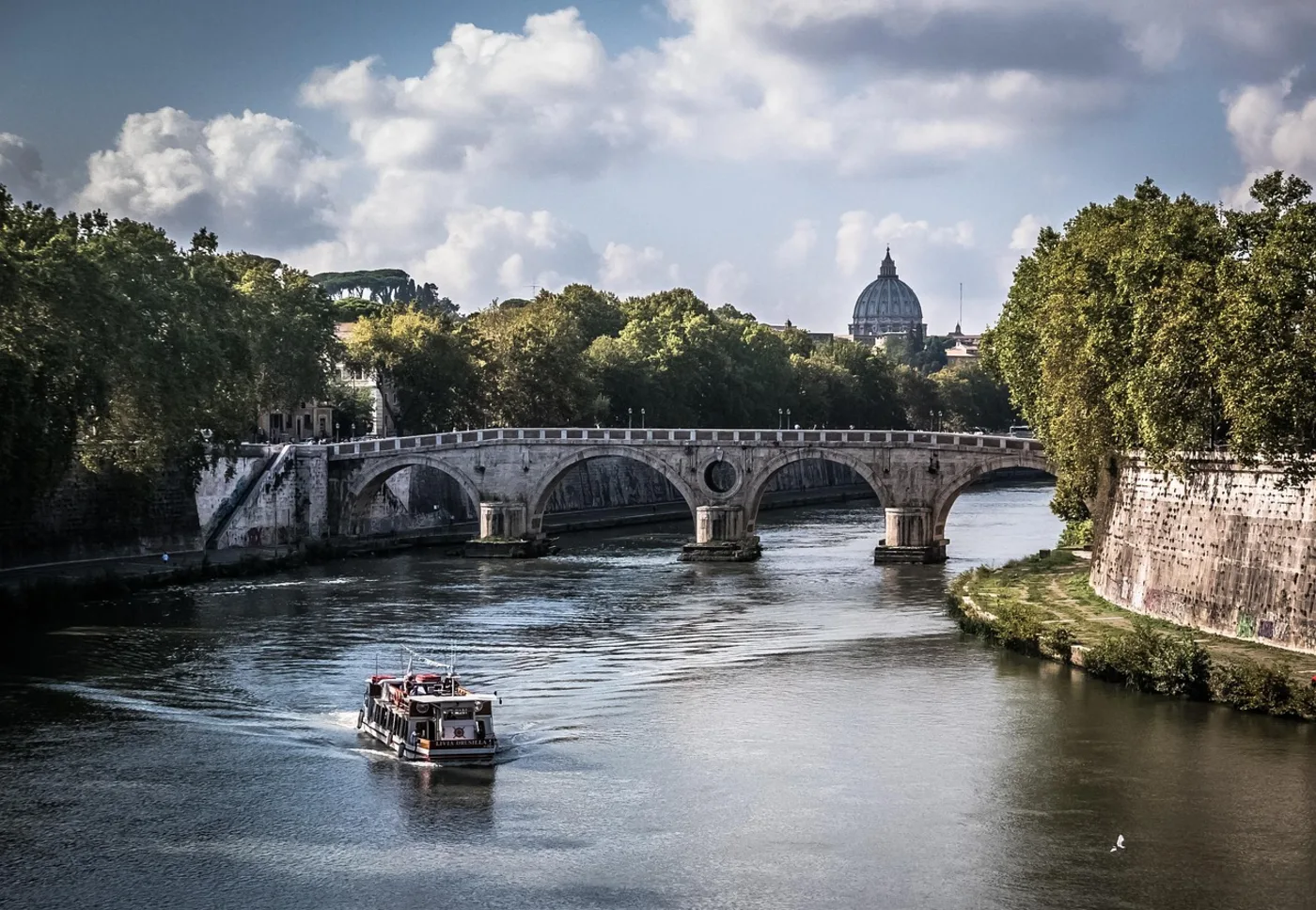 Ponte Sant'Angelo ja Pietarinkirkko