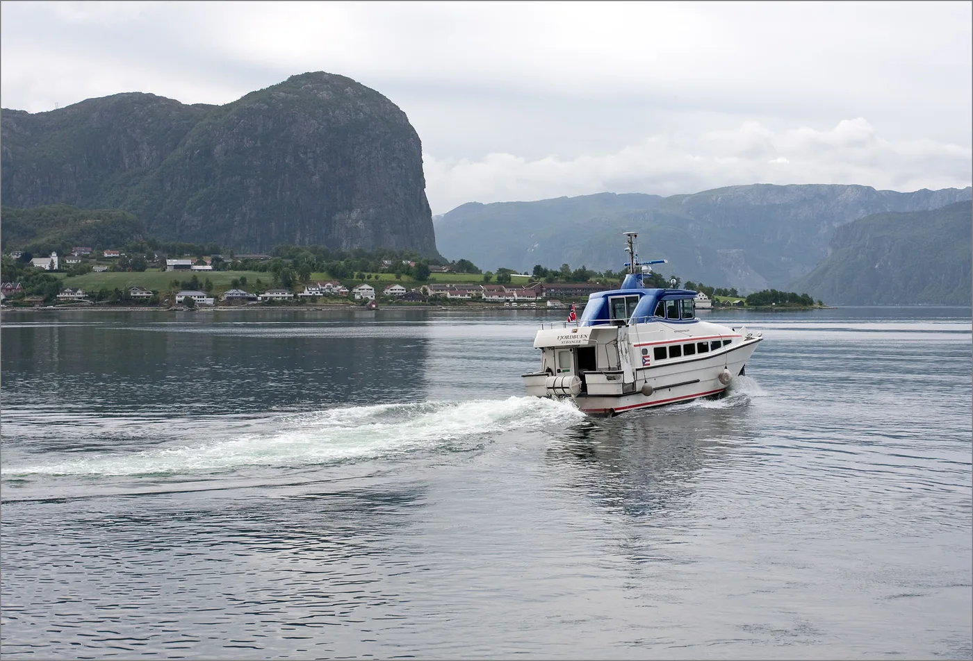 Risteilyalus Lysefjordilla