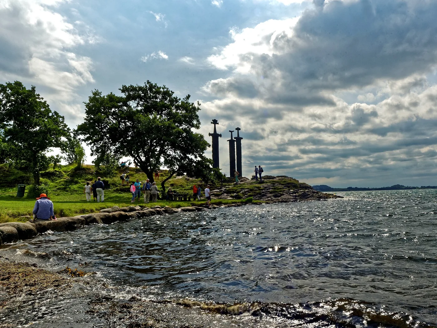 Sverd i fjell -miekkamonumentti